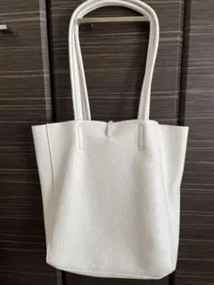 レザートートバッグ　ホワイト