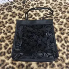 黒のトートバッグ