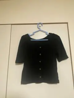 GU 黒 ニット 半袖 トップス ボタン付き