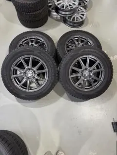 215/65R16 DUNLOPスタッドレスタイヤ