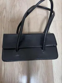 黒 合成皮革 ハンドバッグ フラップ式