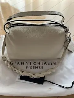 極美品　ジャンニキアリーニ　ショルダーバッグ　アリファS