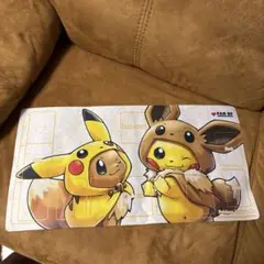 ポケモンカード　ラバープレイマット FAN OF PIKACHU＆EIEVUI Amazon.co.jp: ポケモンセンターオリジナル ポケモンカード