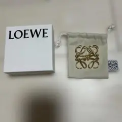 LOEWE ゴールドブローチ 専用ポーチ付き♡アナグラム