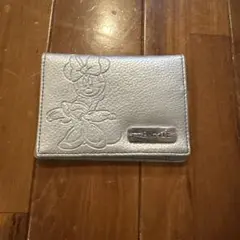 ミニーマウス エンボス パスケース シルバー