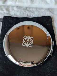2025年最新】LOEWE ミラー・手鏡の人気アイテム - メルカリ