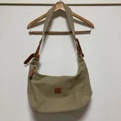 ベージュ キャンバス メッセンジャーバッグ
