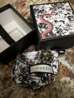 gucci グッチ ggマーモント ストーンリング