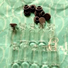 小瓶　蓋付き