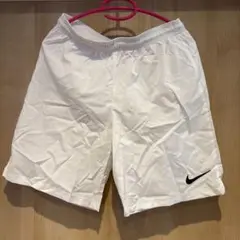 極美品Nike ホワイト ショートパンツ　Lサイズ