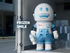 MEGA SPACE MOLLY 100% × emoji シリーズ　外箱無し