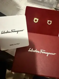 Salvatore Ferragamo ピアス(両耳用)