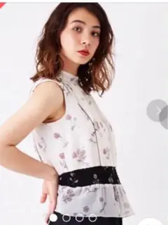 ユナイテッドトウキョウ　花柄ノースリーブ