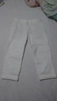 UNIQLO　チノパンになります。