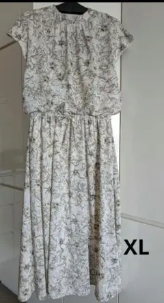 新品 しまむら 花柄ワンピース XL