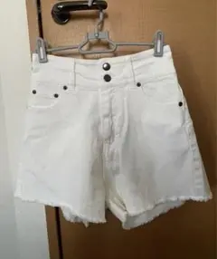 ホワイトショートパンツ 水着