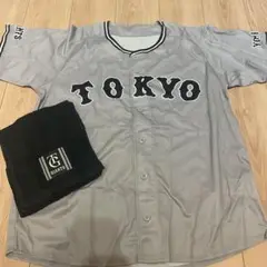 読売ジャイアンツ 配布ユニフォーム TOKYO 　グレー ブラックタオル付き