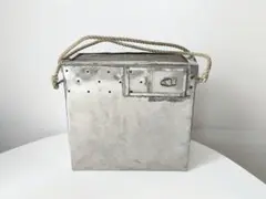 珍品、超手作りの古道具 アルミ?のビク 魚籠 代用品 民藝 漁具 骨董 古物