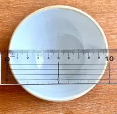 淡い青色の陶器製茶碗 約10cm2
