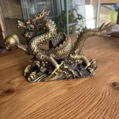 龍の置物　3