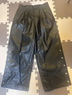 CLEL マルチシルエット ルーズサイドボタンパンツ ブラックレザー M 完売済