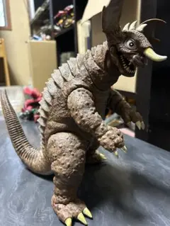 ビリケン商会 地底怪獣バラゴン（黒）ソフビキット【未開封】 ビリケン商会恒例の月末［リアルモデルキットシリーズ］は