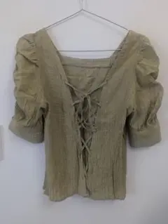 w closet バックリボントップス　カーキ