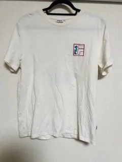 FILA ロゴ入りTシャツ