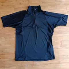 Nike ハーフジップ 黒シャツ