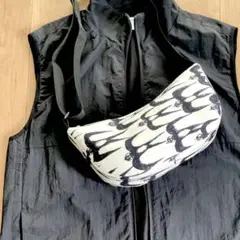 ⚮̈ミナペルホネン　hello swallow からだにフィットするボディバッグ
