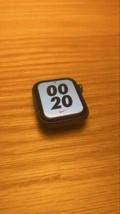 Apple Watch SE（第一世代）　40mm NIKEモデル