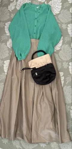 美品✨長袖シャツ