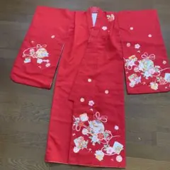 3歳用着物です。少し大きめのですので、5歳の娘さんでも大丈夫だと思います。