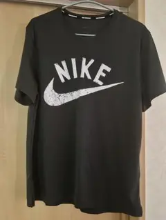 Nike ブラック Tシャツ ロゴプリント