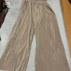 クリカ　ベージュ ワイドパンツ 楽ちん