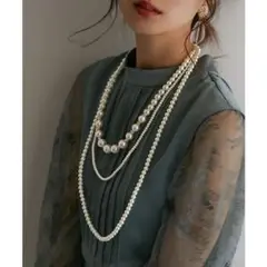 【美品】niana フェイクパール3連パーティーネックレス アクセサリー