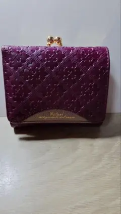 パープル エンボス 三つ折り財布