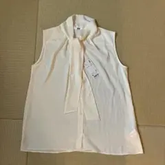 ユニクロ　ボウタイブラウス（ノースリーブ）
