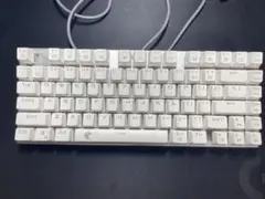 e要素　ホワイト ゲーミングキーボード（赤軸）