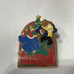 ディズニーランドパリ　美女と野獣 クリスマス限定ピンバッジ