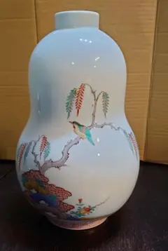 再値下げ!☆13代柿右衛門『錦岩花鳥紋花瓶』☆高さ23.5cm 胴経最大14cm