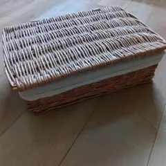 ニトリ。フタ付きバスケット収納ボックス