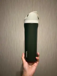 【Xmas限定色‼︎】【新品未使用】【日本未発売】owala水筒 24oz Xmas限定色‼︎】【新品未使用】【日本未発売】owala水筒 24oz