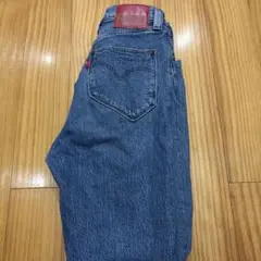 2025年最新】Levi's Red ブーツカットデニム・フレアデニムの