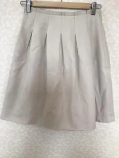 夏にぴったり！涼しげで上品なホワイトプリーツスカート！！