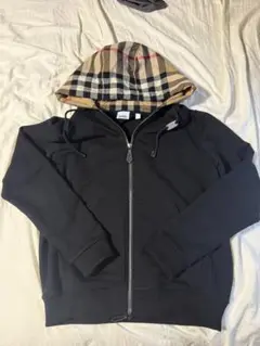 正規品　BURBERRY ジップ　コットン　フーディ　人気モデル❗️8060705