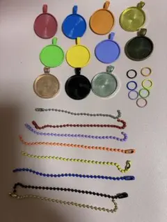 ハンドメイドミール皿カラフルペンダントとチェーンセット