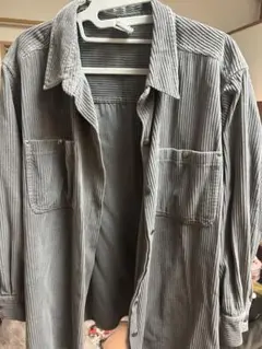 ストライプボタンシャツ（グレー）