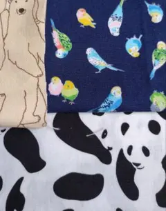 動物柄生地2枚＋おまけ　ハギレ