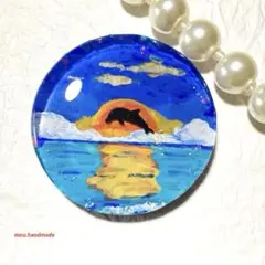 夕暮れの海とイルカ(手描き)ヘアゴム ポニーフック　ブローチペンダント